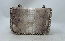 Load image into Gallery viewer, Guess Womens Multicolor Animal Print Inner Pockets Shoulder Crossbody Purse
