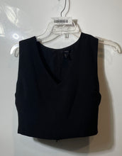 Load image into Gallery viewer, Forever 21 Womens Black Sleeveless V-Neck Cropped Tank Top Size Large
