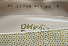 Load image into Gallery viewer, Authentic Salvatore Ferragamo Womens Golden Tone Pump Heels Size 10B Stained
