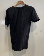 Load image into Gallery viewer, Authentic Burberry Sport Mens Black Short Sleeve Pullover T-Shirt Size M Worn
