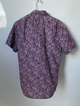 Load image into Gallery viewer, Express Mens Purple Floral Cotton Short Sleeve Collared Dress Shirt Size M

