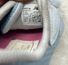Load image into Gallery viewer, New Balance Kids Arishi v4 PAARIYB4 Blue Purple Sneaker Shoes Size 1M
