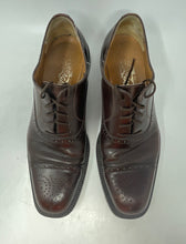 Load image into Gallery viewer, Authentic Salvatore Ferragamo Mens Brown Leather Oxford Shoes Size 7 D Damaged
