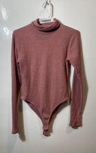 Load image into Gallery viewer, Forever 21 Womens Pink Ribbed Long Sleeve Turtleneck One-Piece Bodysuit Size M

