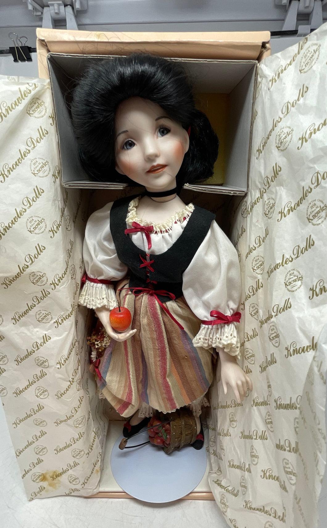 Edwin M. Knowles Heroine From The Fairy Tale Forests Snow White Porcelain Doll