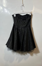 Load image into Gallery viewer, Forever 21 Womens Black Floral Sweetheart Neck Strapless Fit &amp; Flare Dress Sz M

