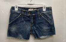 Load image into Gallery viewer, MET Womens Blue Pockets Stretch Raw Hem Denim Cut-Off Shorts Size 29
