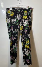 Load image into Gallery viewer, H&amp;M Womens Black Floral Flat Front Straight Leg Belt Loops Ankle Pants Size 14
