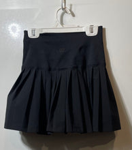 Load image into Gallery viewer, Wilson Womens Black High Rise Classic Fit Midtown Tennis Mini Skirt Size XS
