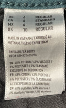 Load image into Gallery viewer, American Eagle Outfitters Womens Green Stretch Distressed Skinny Jeans Size 6
