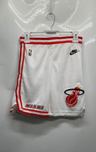 Load image into Gallery viewer, Nike Youth White Miami Heat Elastic Waist Pockets NBA Basketball Shorts Size S
