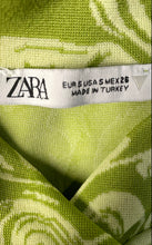 Load image into Gallery viewer, Zara Womens Green Swirl Print Sleeveless V-Neck Cropped Blouse Top Size S
