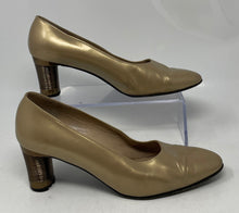 Load image into Gallery viewer, Authentic Salvatore Ferragamo Womens Gold-Tone Leather Pump Heels Size 6.5 B
