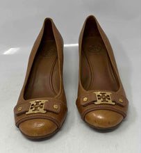 Load image into Gallery viewer, Authentic Tory Burch Womens Ambrose Brown Leather Wedge Pump Heels Sz 7M Damaged
