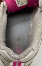 Load image into Gallery viewer, New Balance Womens 608 V4 WX608V4P White Lace-Up Low Top Sneakers Shoes Size 7
