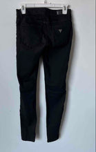Load image into Gallery viewer, Guess Womens Black Dark Wash Pockets Denim Skinny Leg Jeans Size 26
