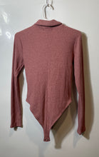 Load image into Gallery viewer, Forever 21 Womens Pink Ribbed Long Sleeve Turtleneck One-Piece Bodysuit Size M
