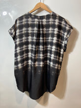 Load image into Gallery viewer, Authentic Simply Vera Vera Wang Womens Black Beige Plaid Blouse Top Size XXL

