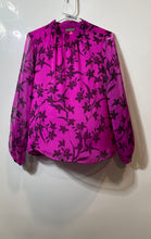 Load image into Gallery viewer, Vince Camuto Womens Pink Floral Long Sleeve Mock Neck Blouse Top Size Small
