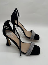 Load image into Gallery viewer, Vince Camuto Womens Black Silver Sandals Size 7 1/2
