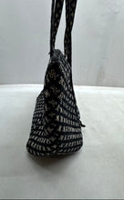 Load image into Gallery viewer, Vera Bradley Womens Black White Floral Quilted Shoulder Strap Zipper Tote Bag
