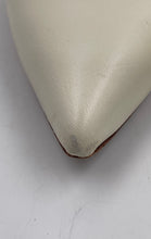 Load image into Gallery viewer, Authentic Lauren Ralph Lauren Womens Lanette Ivory Pump Heels Size 5.5 Damaged
