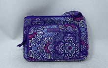 Load image into Gallery viewer, Vera Bradley Womens Multicolor Floral Print Adjustable Strap Crossbody Purse

