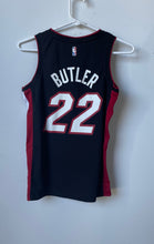 Load image into Gallery viewer, Fanatics Mens Black NBA Miami Heat Jimmy Butler #22 Basketball Jersey Size S
