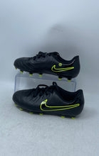 Load image into Gallery viewer, Nike Kids Tiempo Legend 10 DV4352-001 Black Green Soccer Cleats Size 4.5Y
