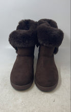 Load image into Gallery viewer, Juicy Couture Womens King Brown Suede Pull-On Ankle Winter Boots Size 9

