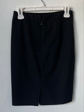 Load image into Gallery viewer, Banana Republic Womens Black Flat Front Back Slit Straight &amp; Pencil Skirt Size 0
