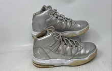 Load image into Gallery viewer, Nike Kids Jordan Max Aura AV5175-040 Silver Lace-Up Sneaker Shoes Size 7Y
