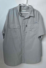 Load image into Gallery viewer, Columbia Mens Gray Short Sleeve Collared Pockets Stretch Button-Up Shirt Size XL
