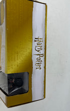 Load image into Gallery viewer, Spin Master Harry Potter Mini Playset And Hershey's Vinyl Action Figure
