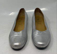 Load image into Gallery viewer, Authentic Bruno Magli Womens Silver Leather Round Toe Ballet Flats Size 7.5B
