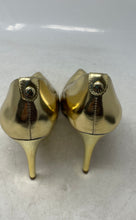 Load image into Gallery viewer, Michael Kors Womens Elisa Gold-Tone Leather Slip-On Stiletto Pump Heels Size 8 M
