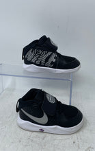 Load image into Gallery viewer, Nike Kids Team Hustle D 9 AQ4226-001 Black Hook &amp; Loop Sneaker Shoes Size 7C
