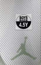 Load image into Gallery viewer, Authentic Nike Boys Air Jordan 1 Low SE FN9137 White Green Sneaker Shoes Sz 4.5Y
