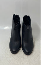 Load image into Gallery viewer, Vince Camuto Womens Fralina Black Leather Block Heel Ankle Booties Size 5 M
