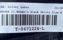 Load image into Gallery viewer, Forever 21 Womens Black Pleated Front Mid Rise Pockets Short Mini Skirt Size M
