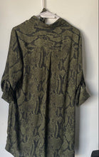 Load image into Gallery viewer, Express Womens Green Black Animal Print 3/4 Sleeve Collared Shirt Dress Size L
