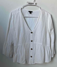 Load image into Gallery viewer, Ann Taylor Womens Off White 3/4 Sleeve Button Front Blouse Top Size Medium
