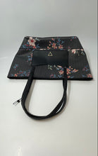 Load image into Gallery viewer, Guess Womens Multicolor Signature Print Zipper Double Handle Tote Handbag
