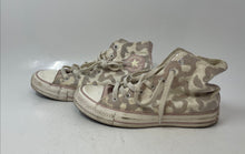 Load image into Gallery viewer, Converse Boys Chuck Taylor All Star Hi Beige Nude Camouflage Sneakers Shoes Sz 4
