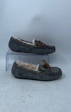Load image into Gallery viewer, UGG Womens Dakota Gray Suede Moc Toe Lined Lace-Up Boat Shoes Size 5
