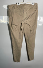 Load image into Gallery viewer, Loft Outlet Womens Light Khaki Flat Front Straight Leg Original Chino Pants Sz 6
