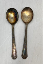 Load image into Gallery viewer, Lot Of Different Brands Silverplate Tone Knife Spoons And Forks Cutlery Flatware
