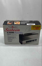 Load image into Gallery viewer, Vintage Sunbeam Model 694-10 Ultrasonic Humidifier Open Box Not Tested
