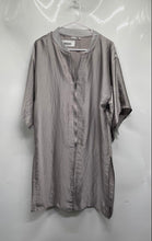 Load image into Gallery viewer, Zara Womens Gray Short Sleeve Front Zipper Side Slits Kimono Blouse Size Small
