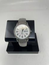 Load image into Gallery viewer, Timex Women's Silver-Tone Quartz Watch White Dial
